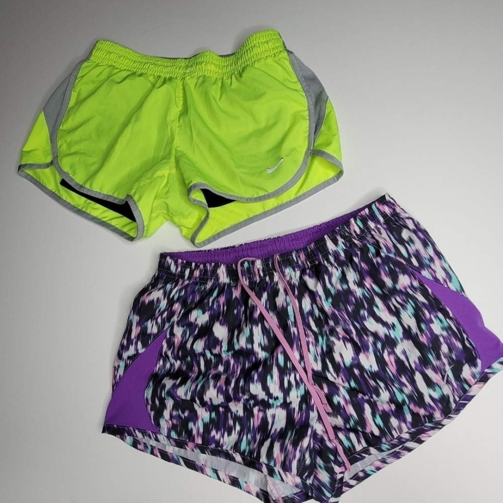 2 Womens Nike Shorts small